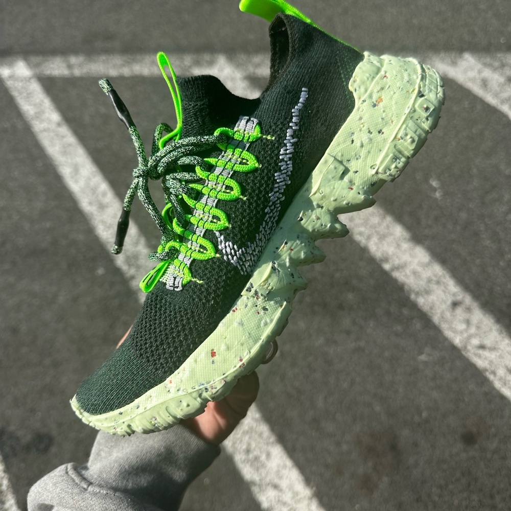 Nike Space Hippie 1 Carbon Green 6Y